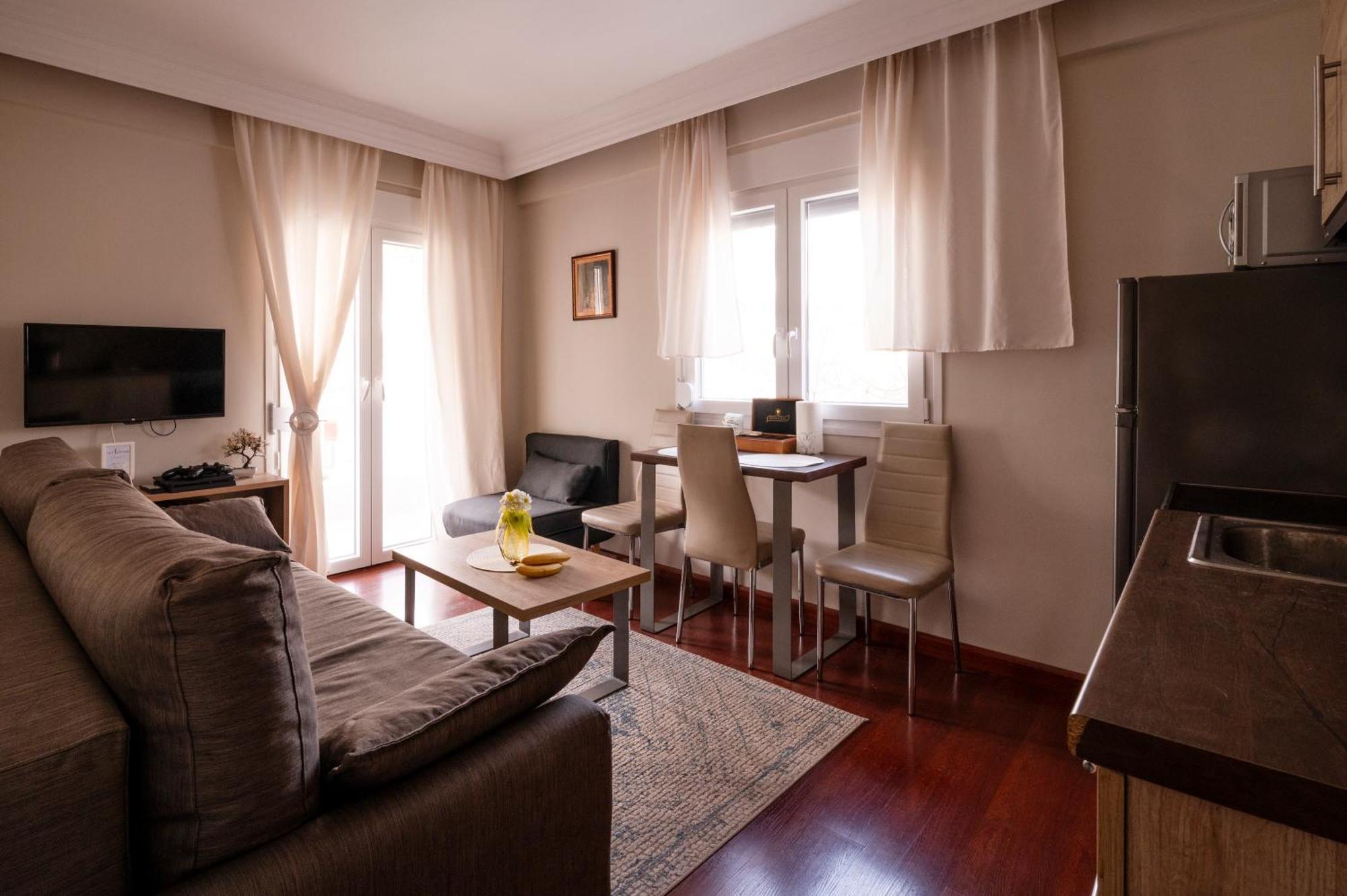 Emi'S Beach Apartment Nea Kallikrateia Ngoại thất bức ảnh